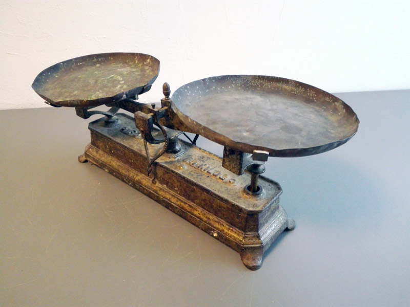 balanza 2platos sobremesa mercado comercio metal 22x60.5x13.5-24 1u